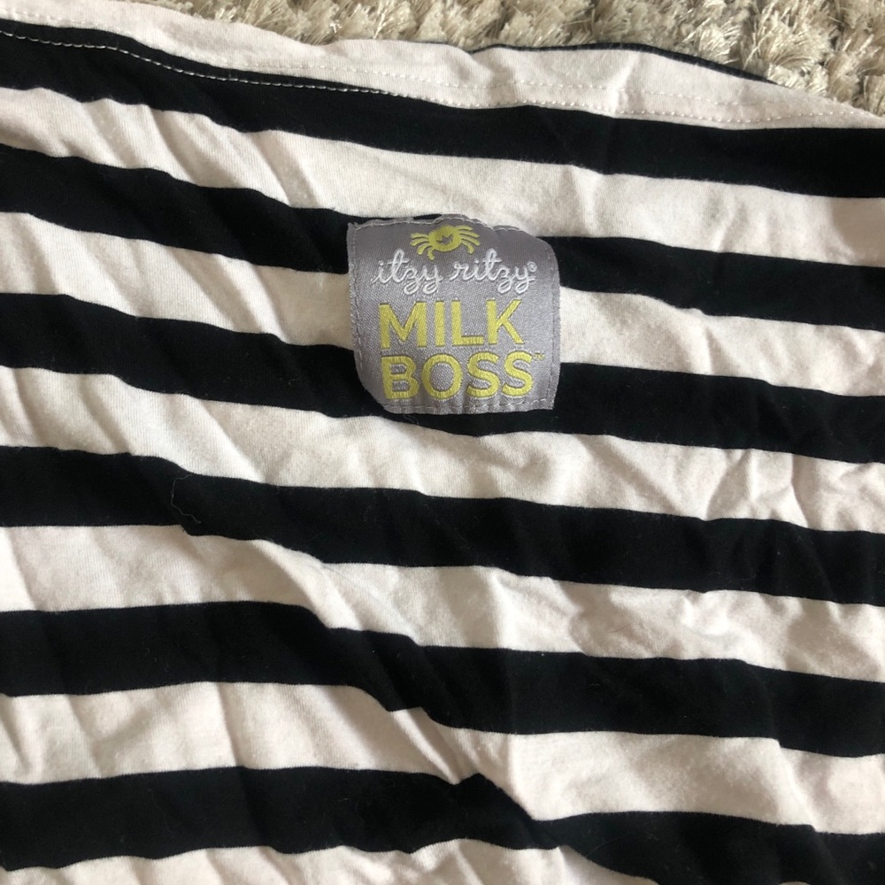 Itzy Ritzy car seat/ nursing cover - Picture 1 of 3